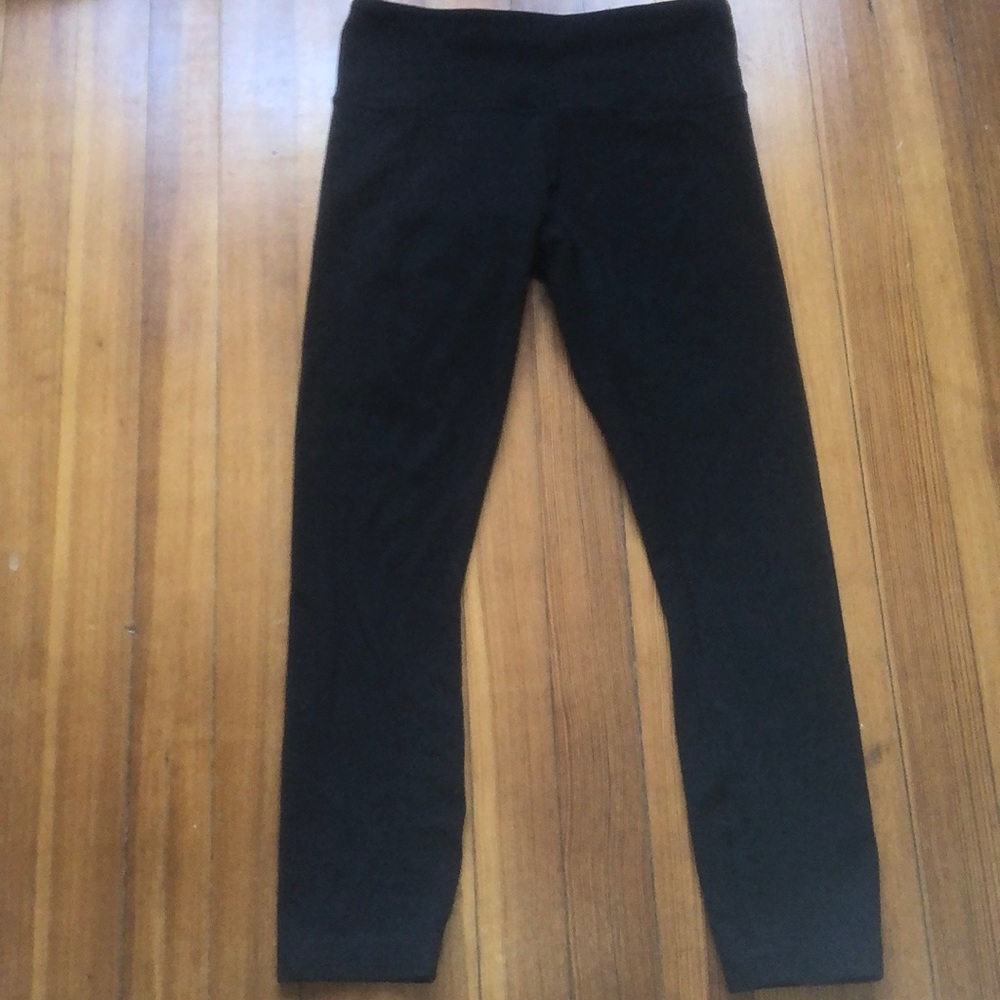 wonder under black lululemon leggings